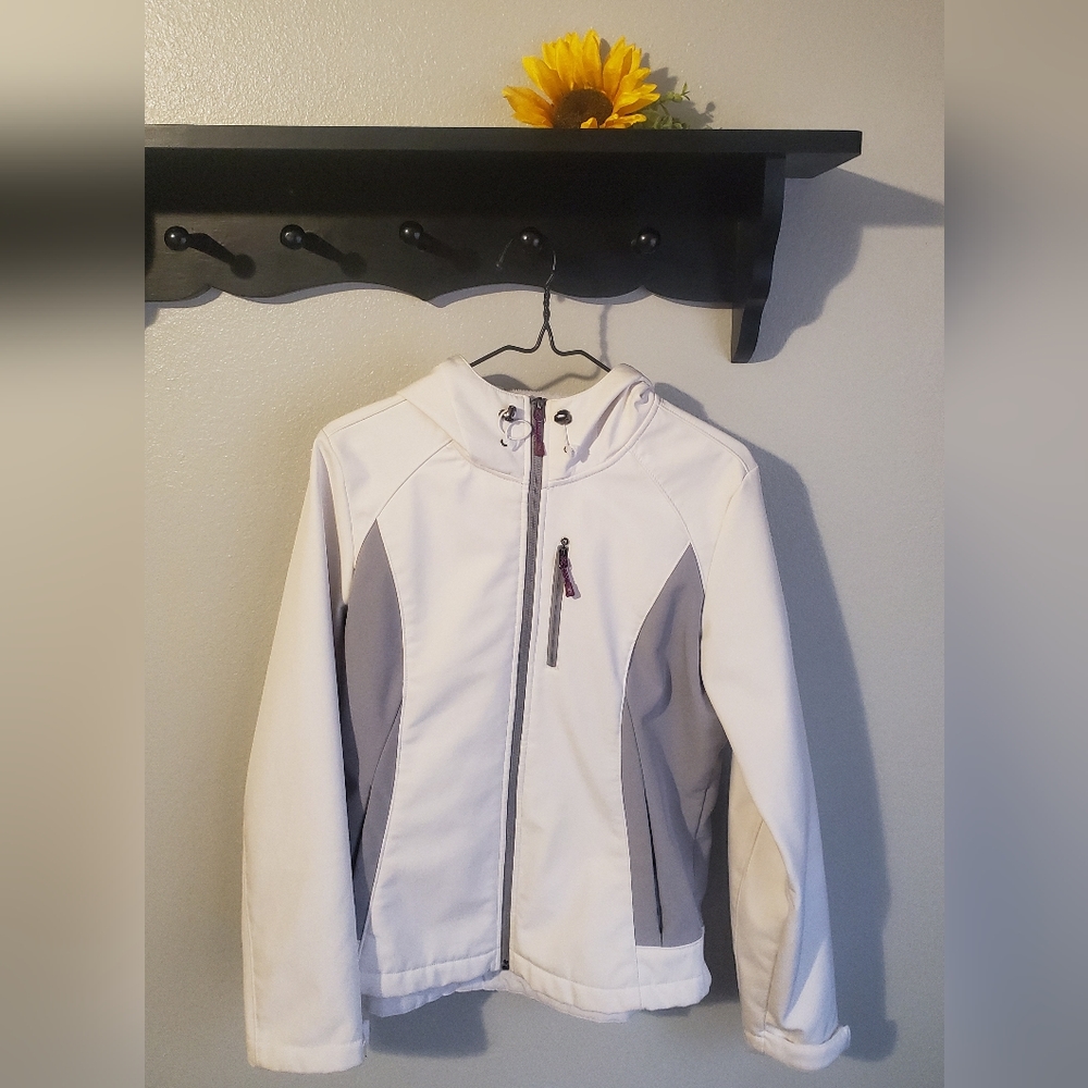 Womens white zeroXposur brand coat size medium